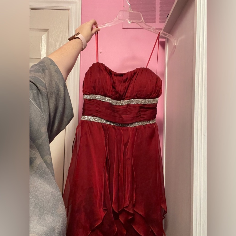 Short red dress with train